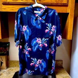 Tommy Bahama Blue and Pink Casual Button Down Shirt ECU
